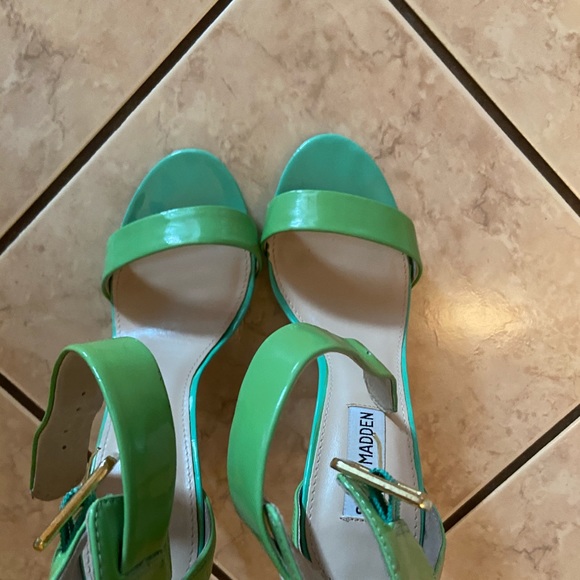 Steve Madden Marlenee Mint Green Heel - Picture 2 of 8